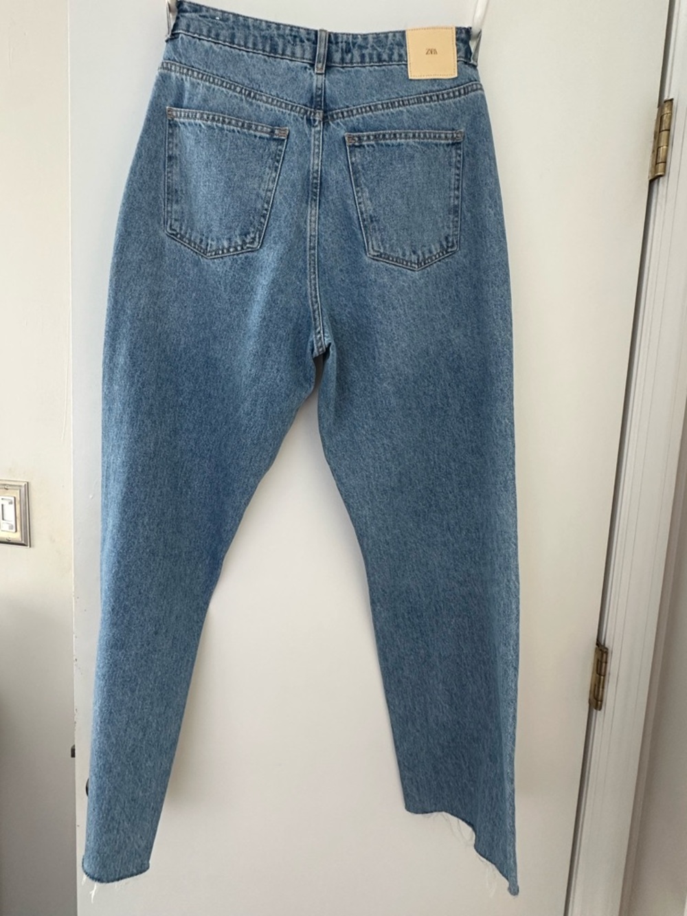 Zara High-Rise Jeans in Light Blue - Picture 3 of 3